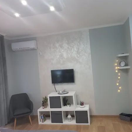 Lola Apartman